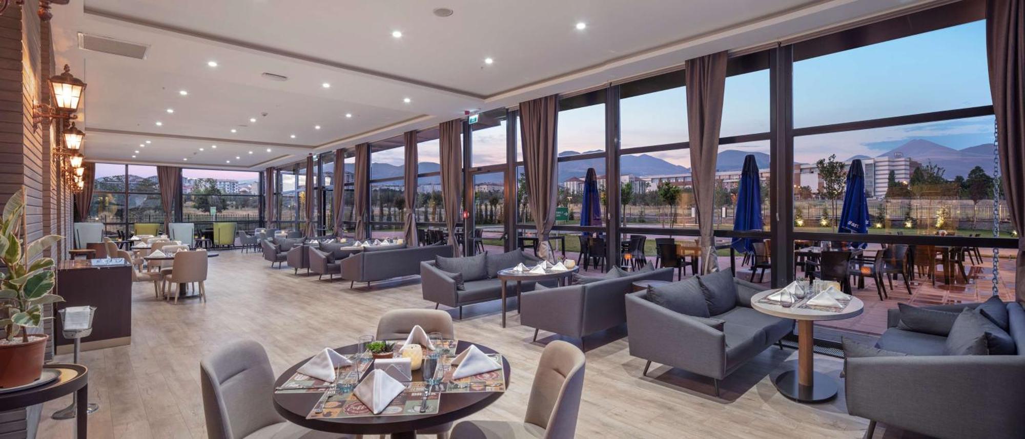 Hilton Garden Inn Erzurum Ngoại thất bức ảnh